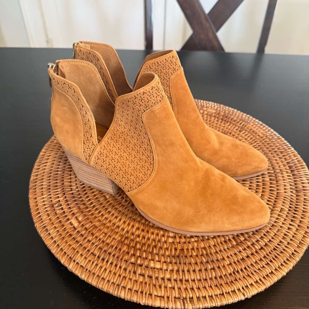Vince Camuto Tan‎ Suede Ankle Booties